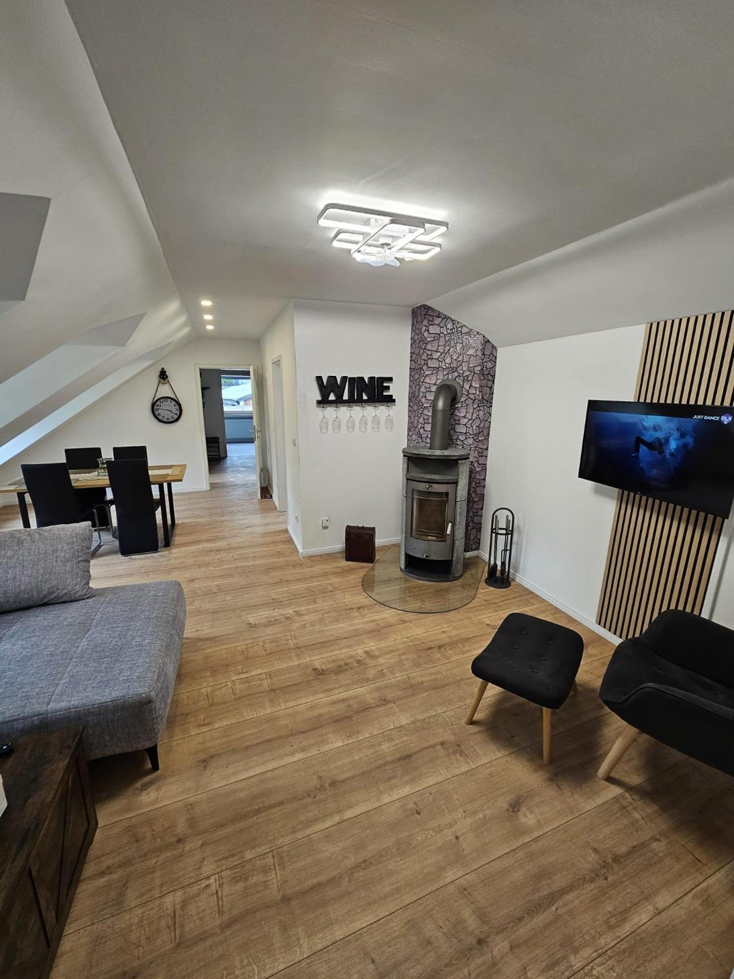 Tautraum Suite Mit Whirlpool Und Gruenem Ausblick Wilhelmshaven Exterior photo