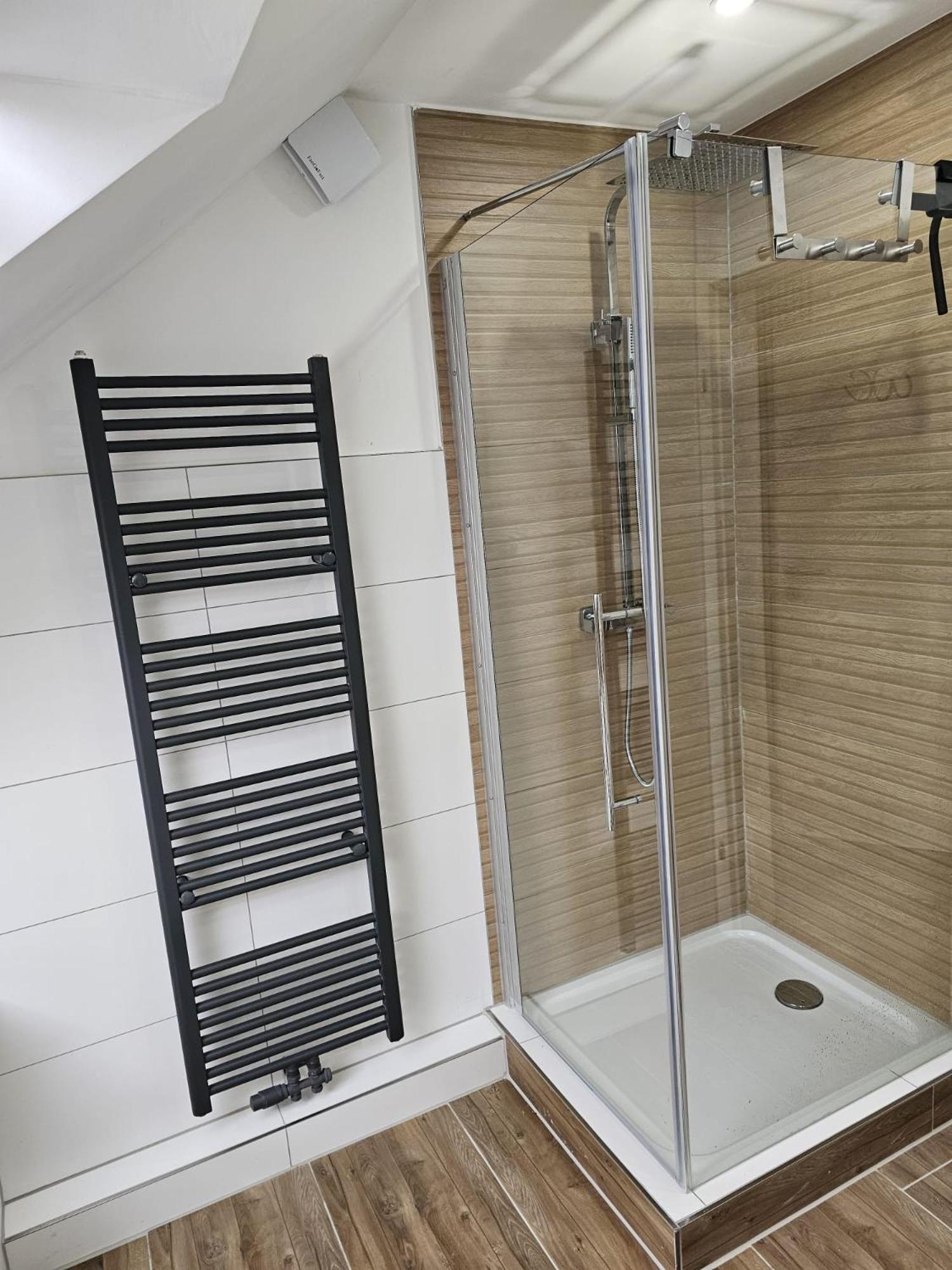 Tautraum Suite Mit Whirlpool Und Gruenem Ausblick Wilhelmshaven Exterior photo